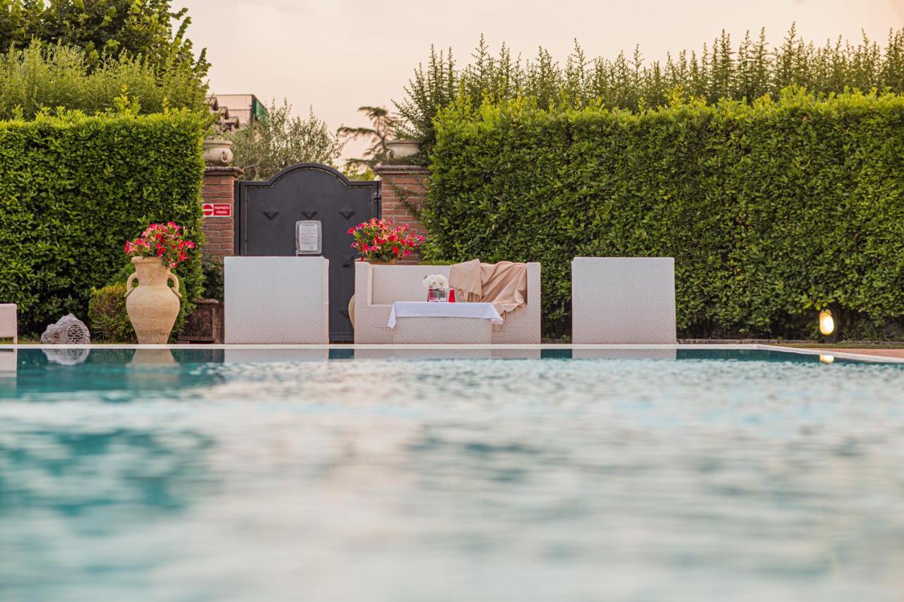 Hotel Villa Verde ริโวตอร์โต ภายนอก รูปภาพ