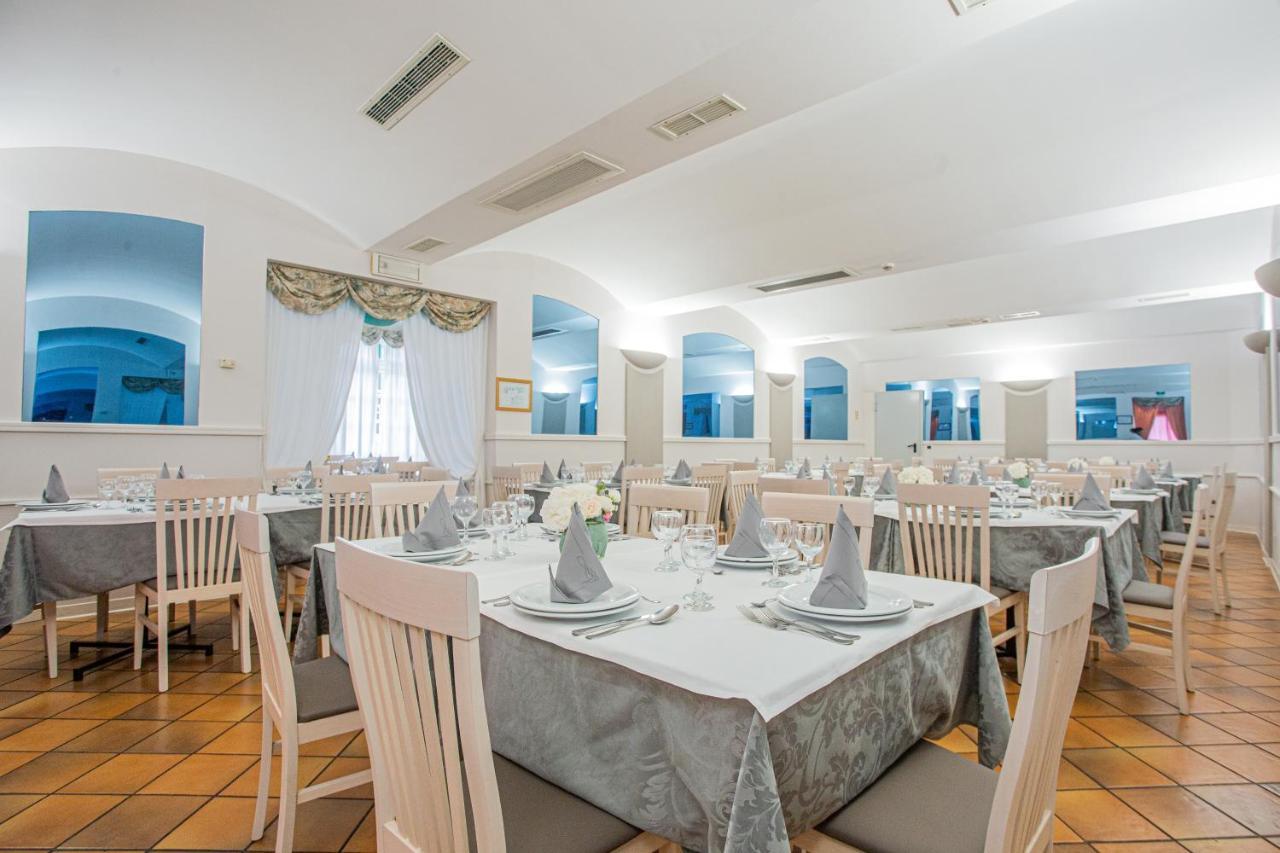 Hotel Villa Verde ริโวตอร์โต ภายนอก รูปภาพ
