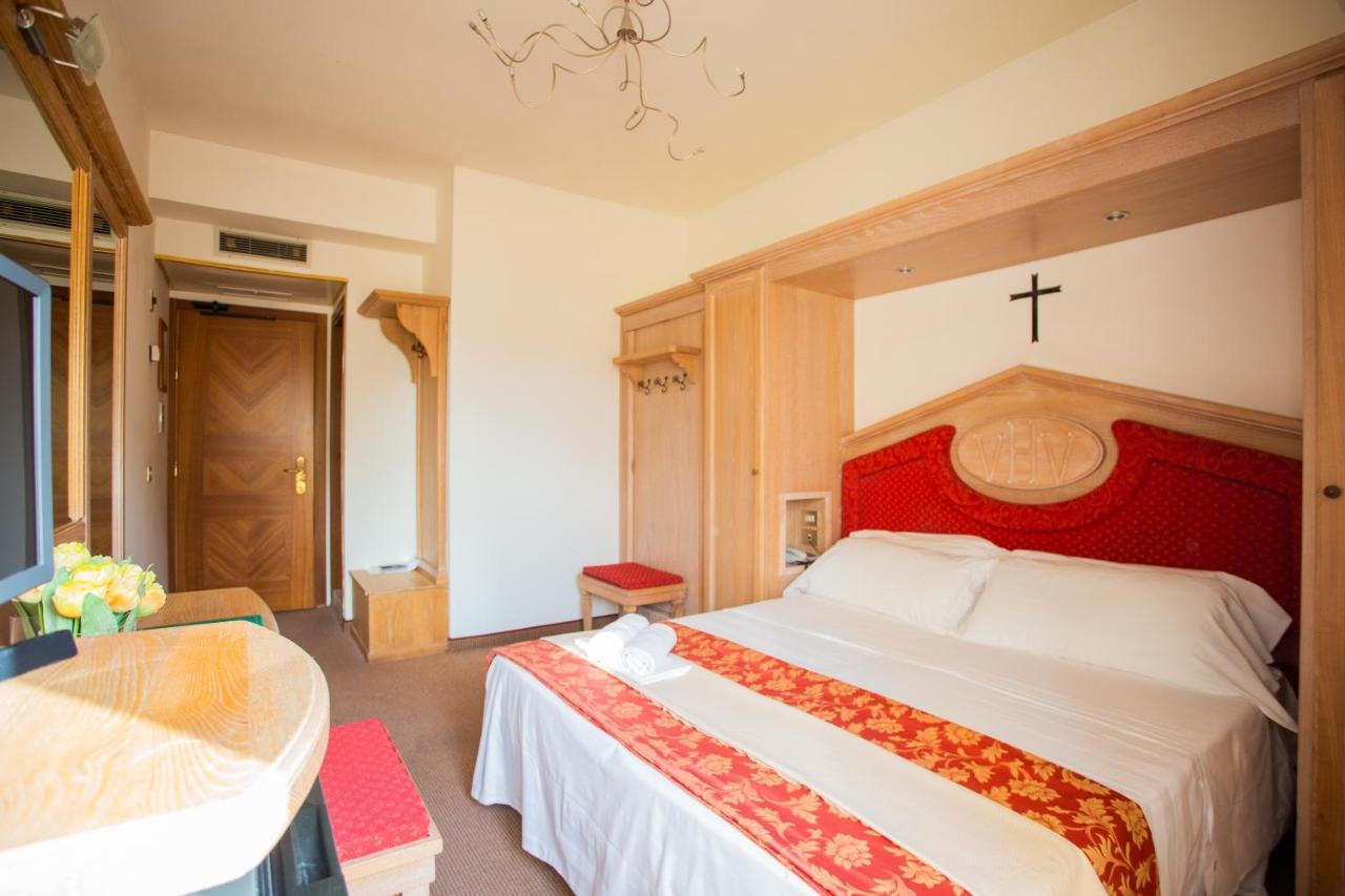 Hotel Villa Verde ริโวตอร์โต ภายนอก รูปภาพ