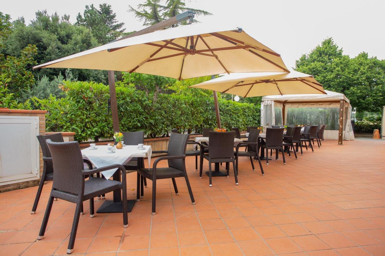 Hotel Villa Verde ริโวตอร์โต ภายนอก รูปภาพ