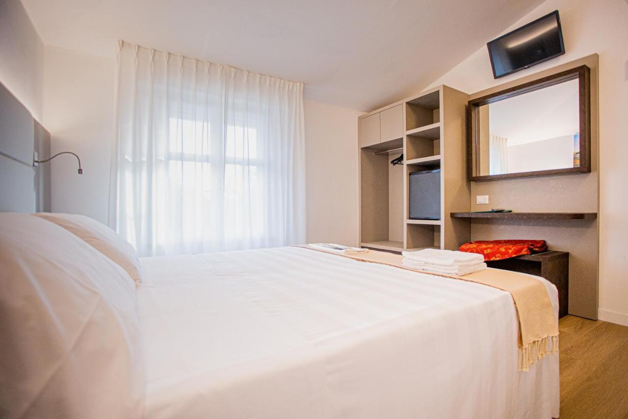 Hotel Villa Verde ริโวตอร์โต ภายนอก รูปภาพ